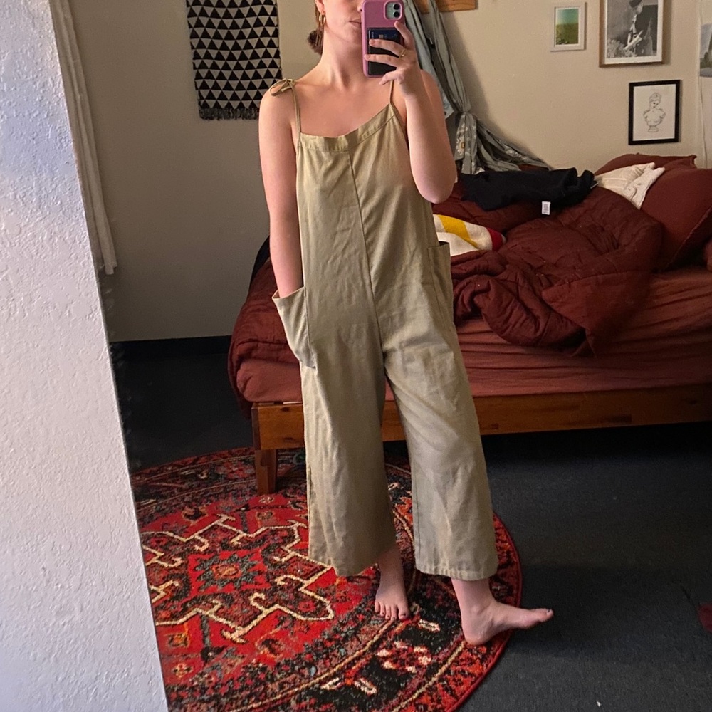 Comfy and Airy Sage Green Jumper from FAVLUX, S